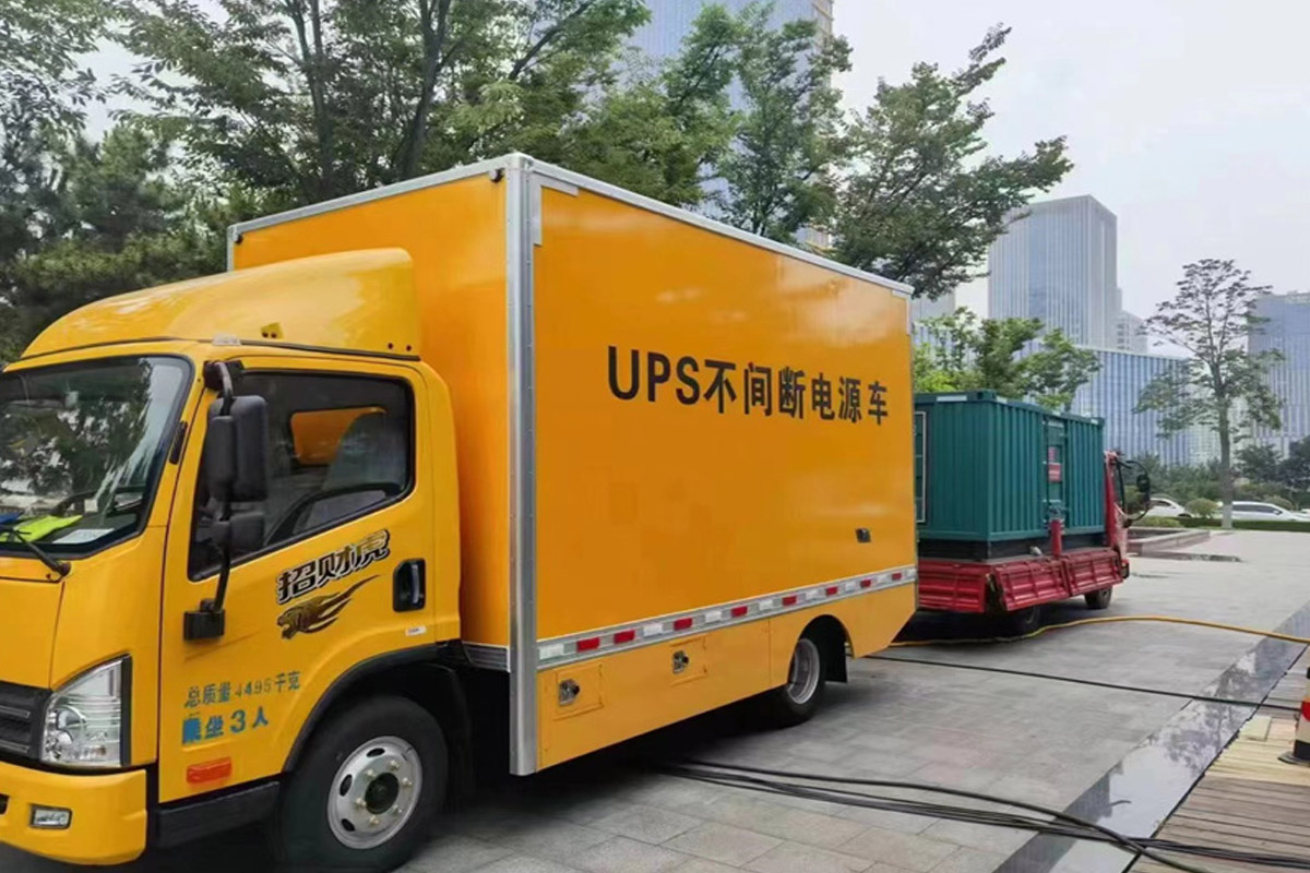 让胡路发电机租赁施工现场