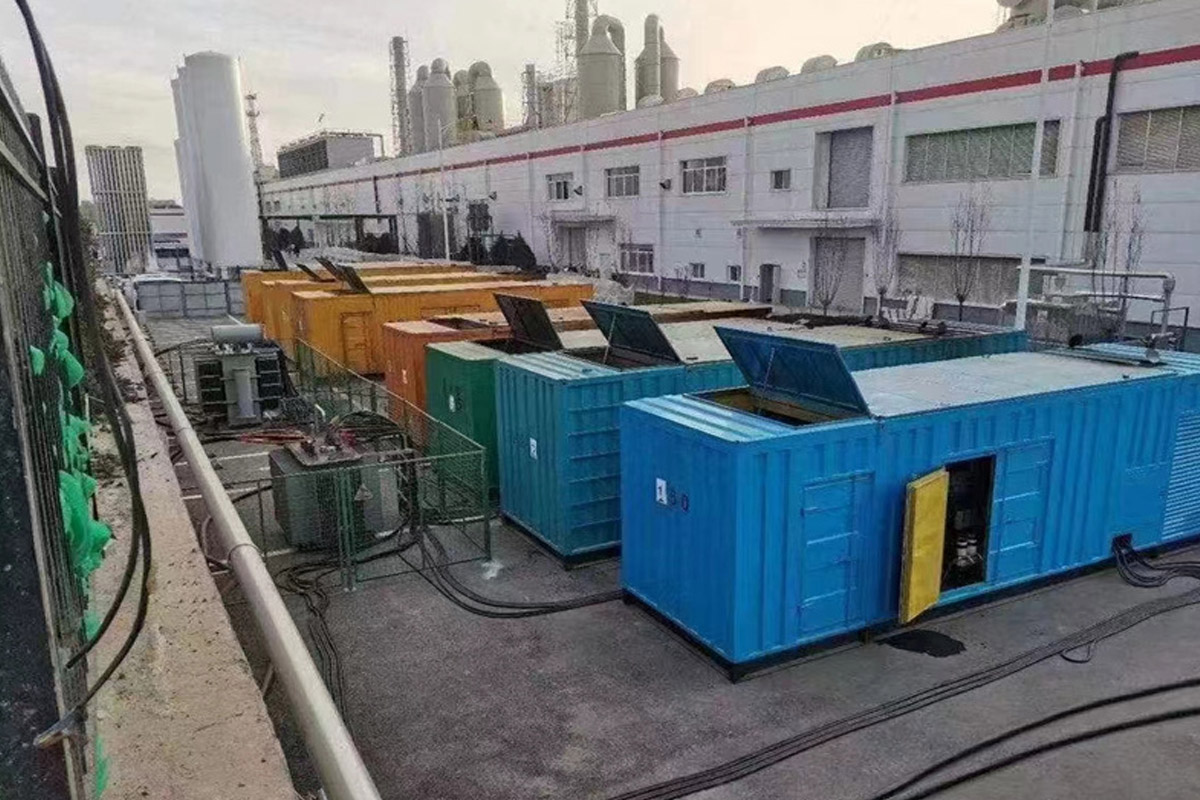 让胡路发电机租赁施工现场